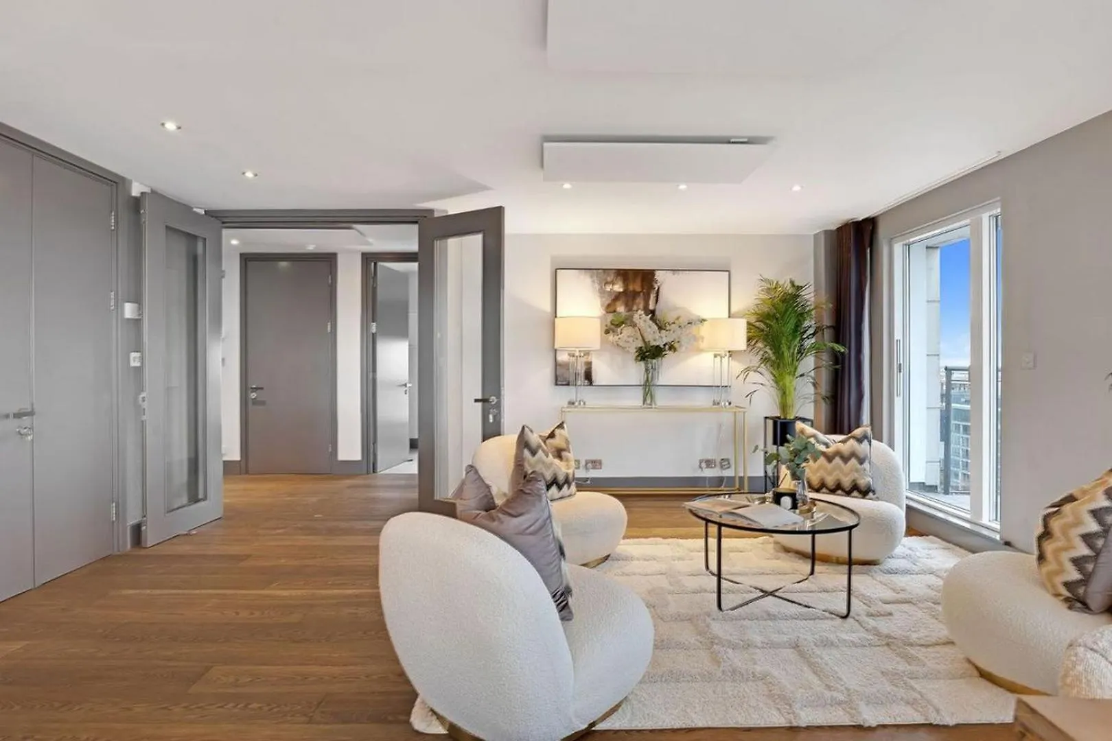 Millennium Tower Penthouse Apartment Dublin 0*,